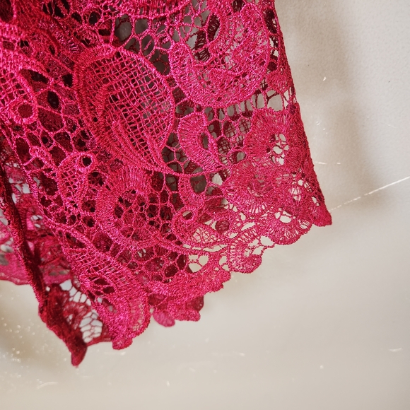 VENUS Red Lace Trim Robe - Picture 2 of 4